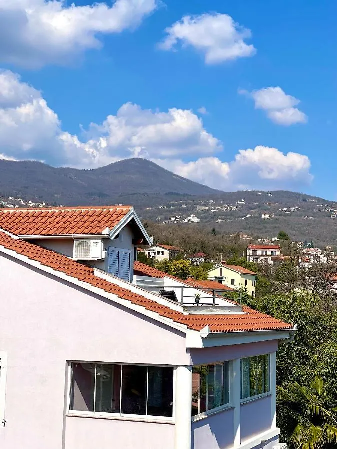 Apartment Lady Daniela Mit Meerblick In Lovran 0*,