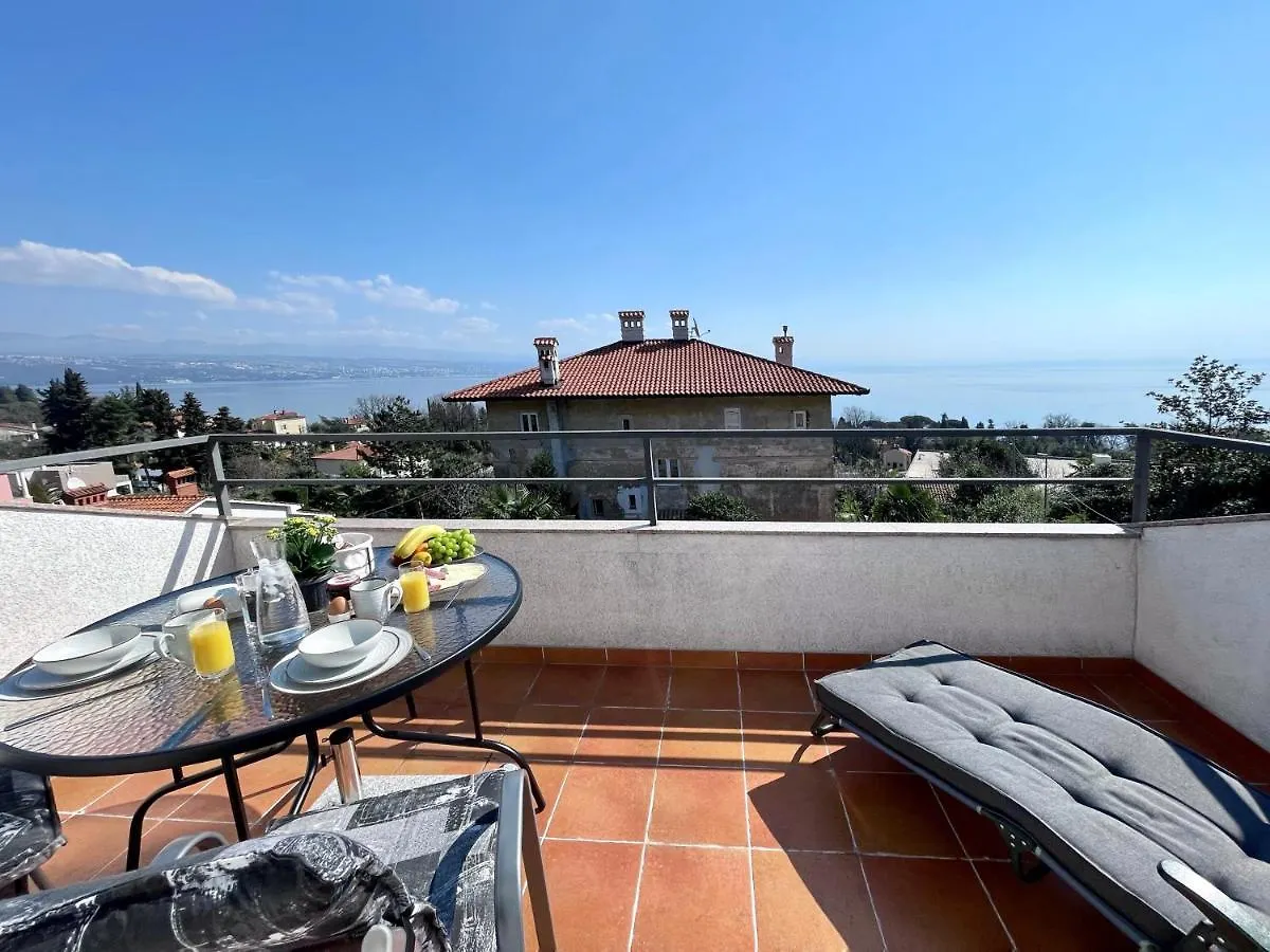 Apartment Lady Daniela Mit Meerblick In Lovran 0*,